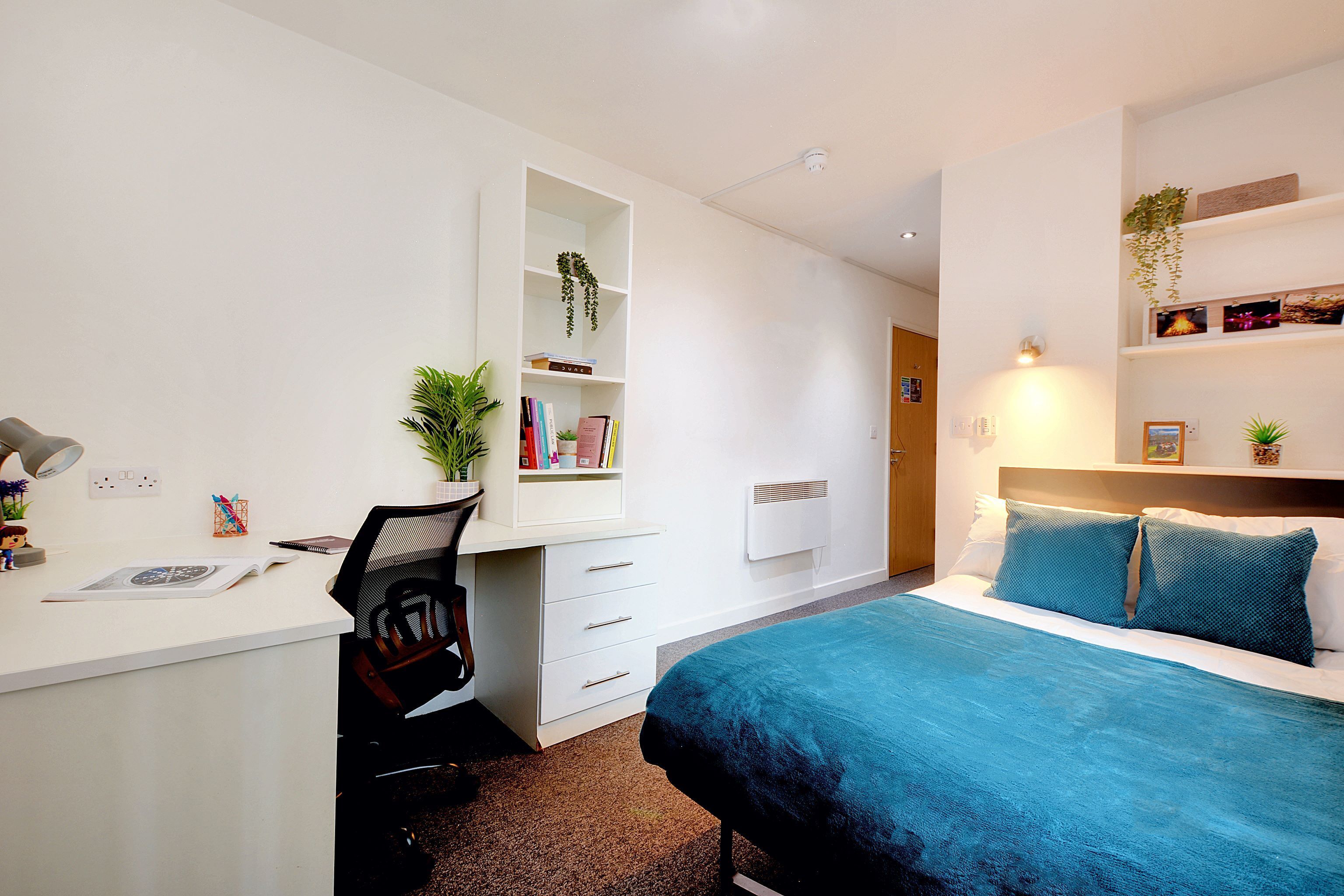 4 Bed Bronze - room